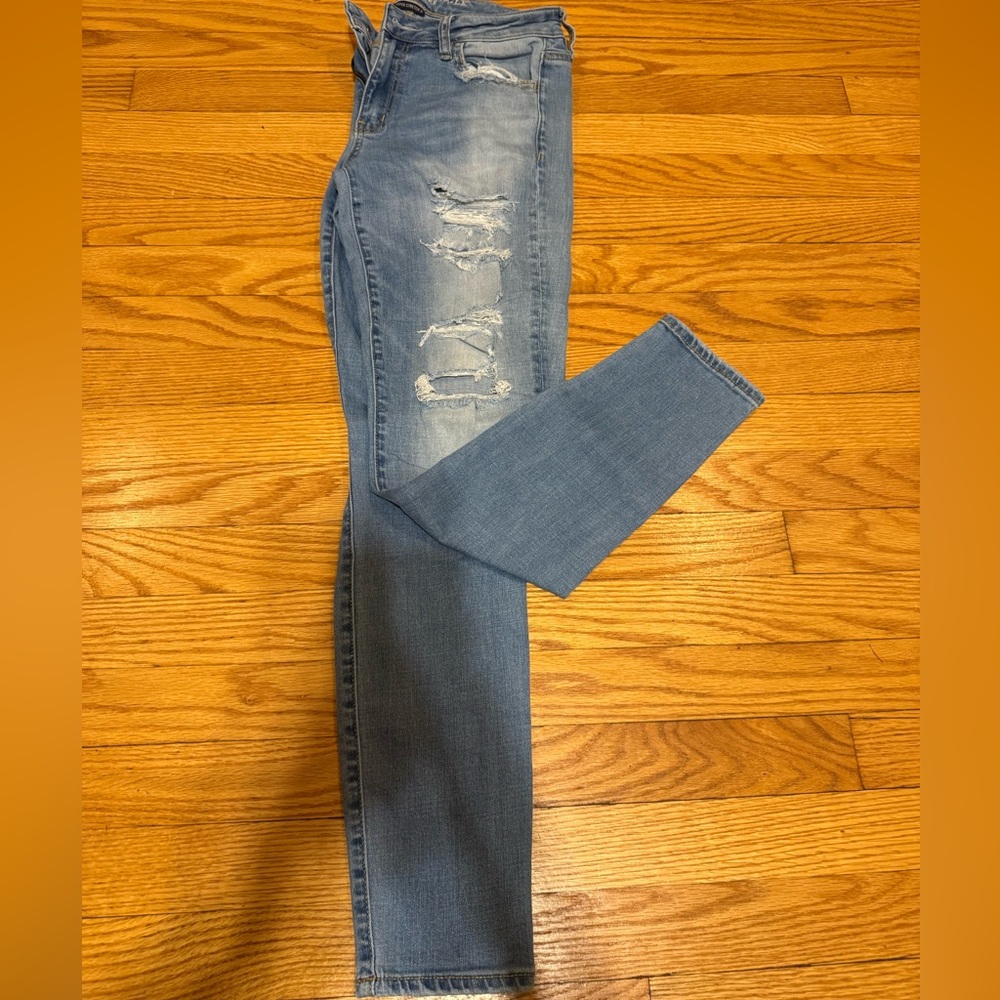 American Eagle Outfitters Light Blue Distressed Skinny Jeans